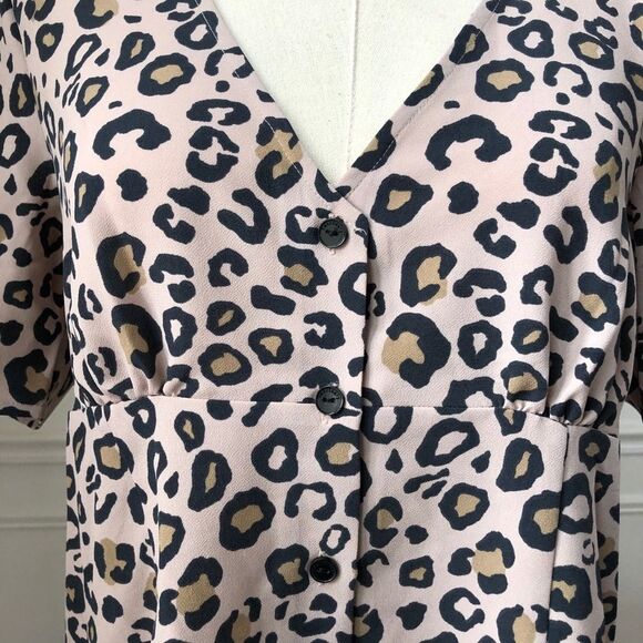Sanctuary Leopard Vneck Blouse Button Up NWOT S - Picture 3 of 10